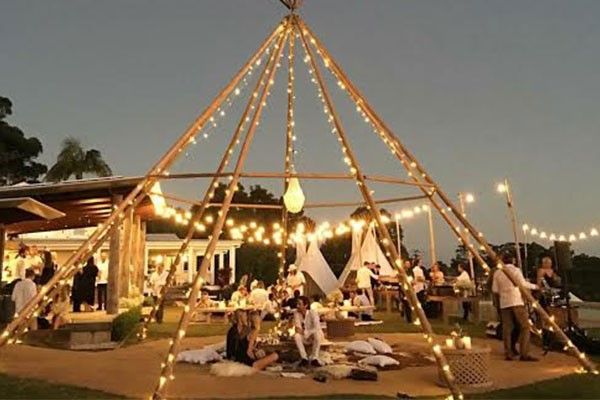 DECORACION  CARPAS CON GUIRNALDAS LED